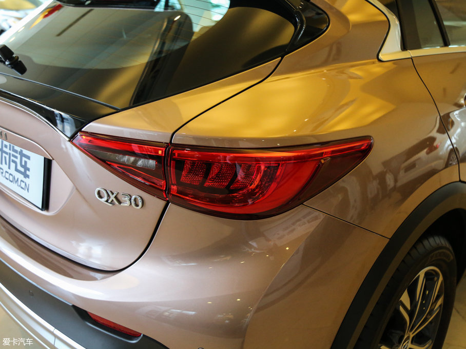 2017ӢQX30 2.0T ʱа