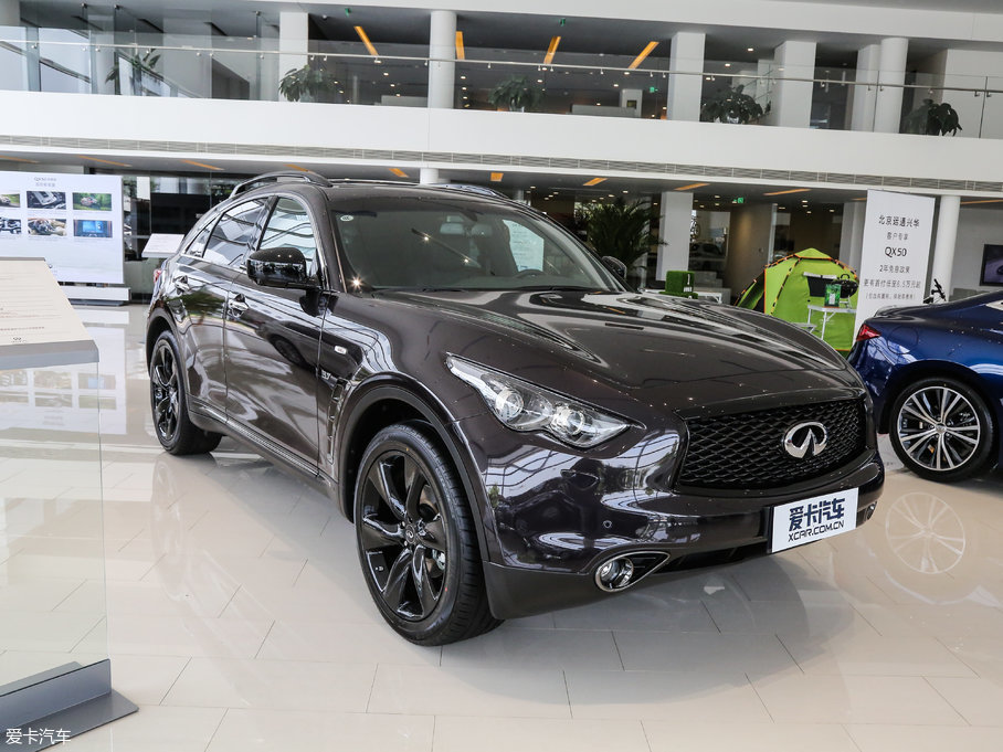 2017款英菲尼迪qx703.7l 絕影版