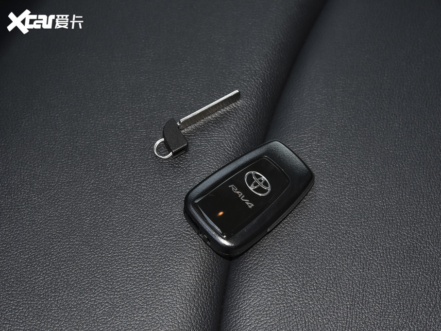 2020款rav4荣放2.0l cvt两驱风尚plus版