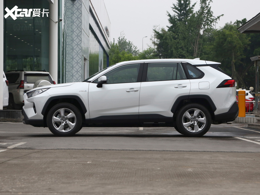 2021款rav4榮放雙擎 雙擎 2.5l cvt兩驅精英版