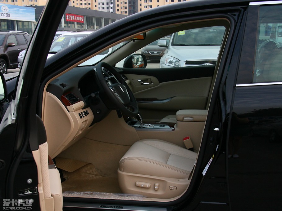 2012ʹ 2.5L Royal Saloon