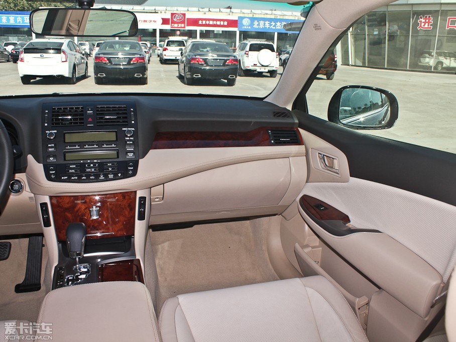 2012款皇冠2.5l royal 导航版