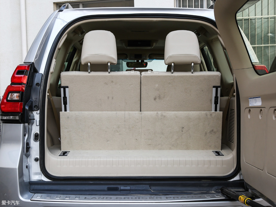 5l 自动vx-navi 后挂备胎_空间座椅_97/1021张图片】_汽车图片大全