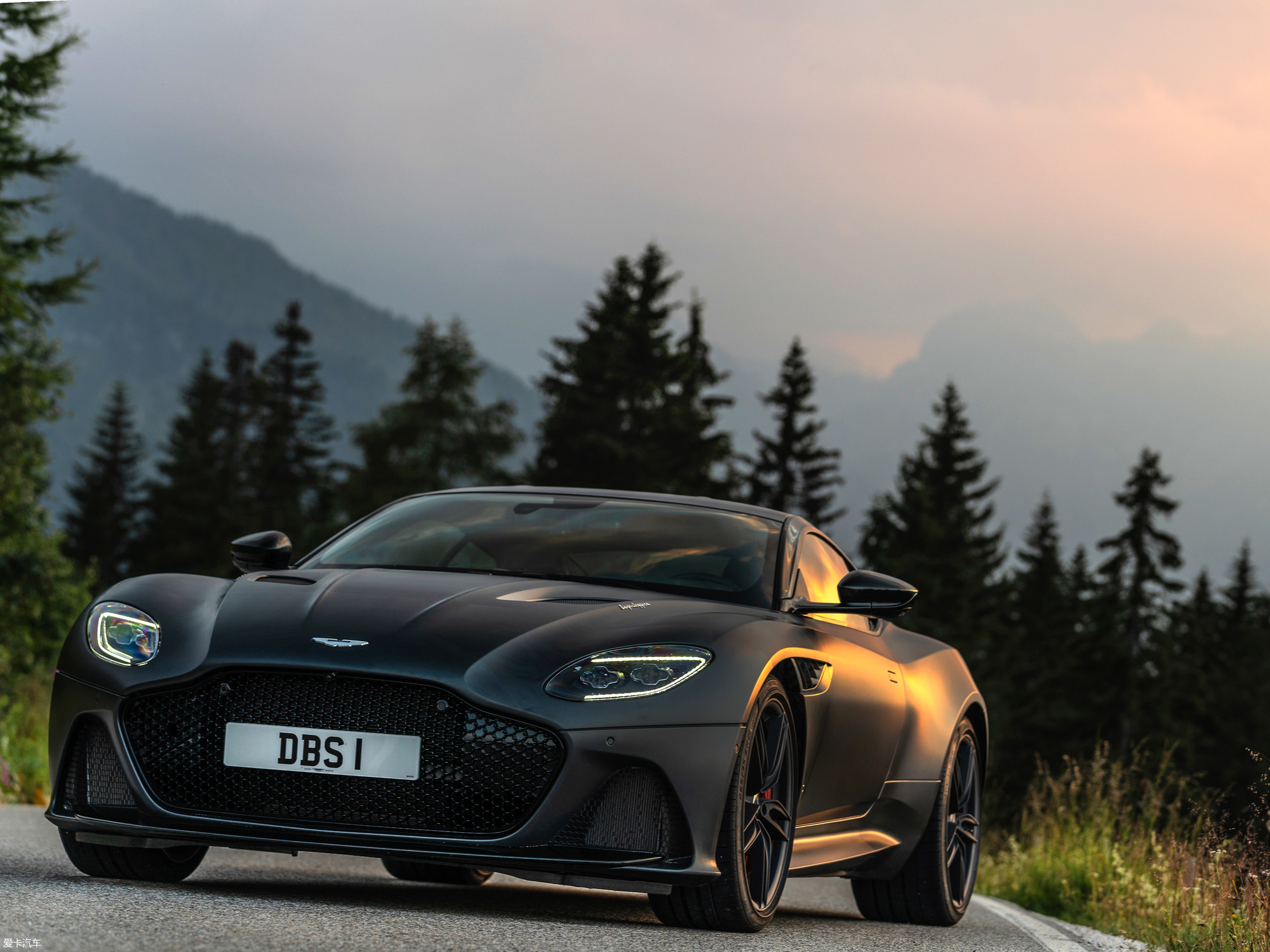 【2019款dbssuperleggera coupe_整体外观_114/1271张图片】_汽车图片