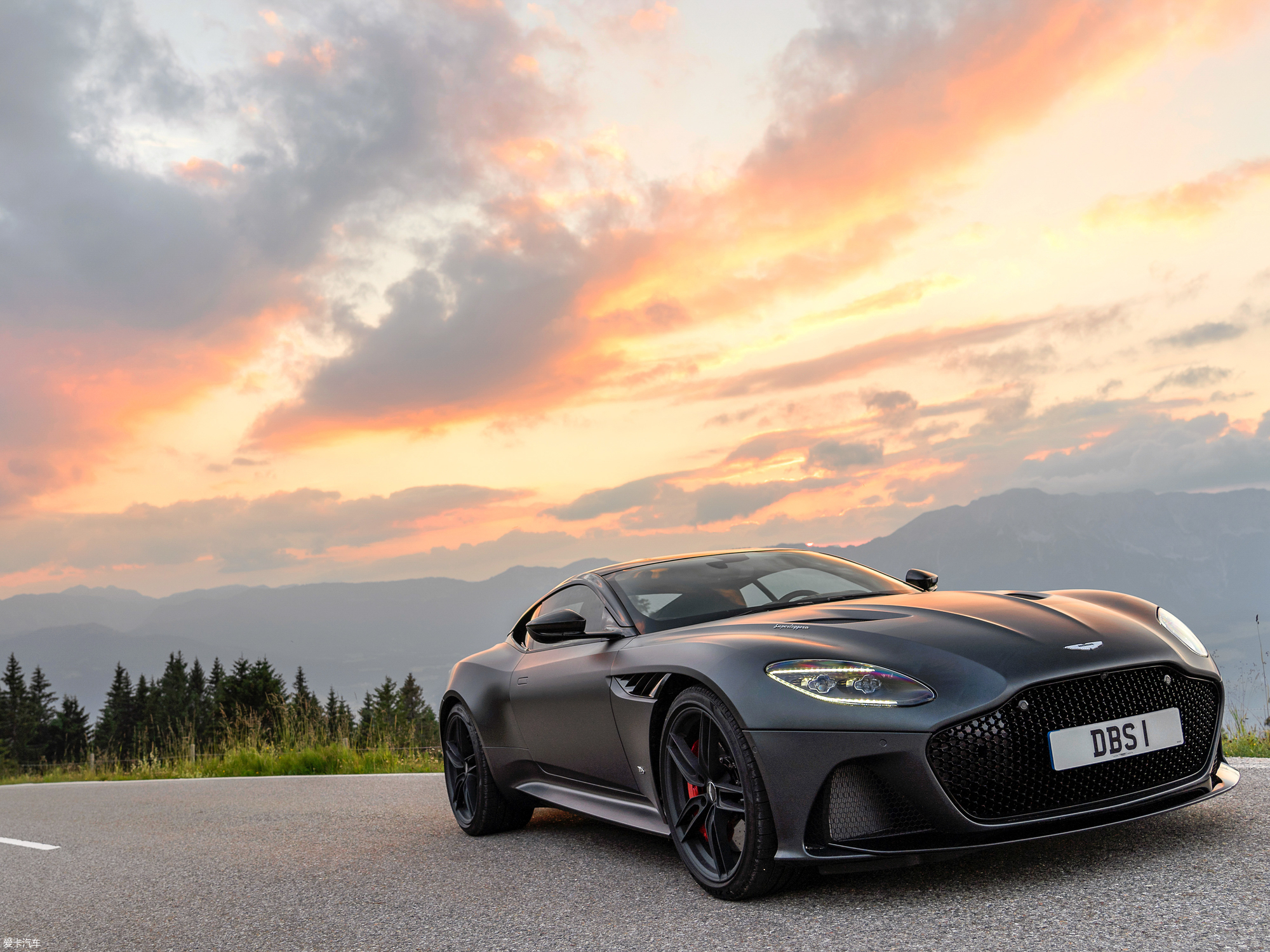 【2019款dbssuperleggera coupe_整体外观_110/1271张图片】_汽车图片