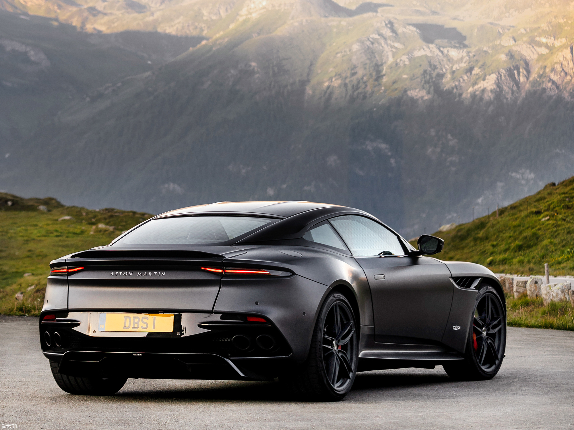 【2019款dbssuperleggera coupe_整体外观_160/755张图片】_汽车图片