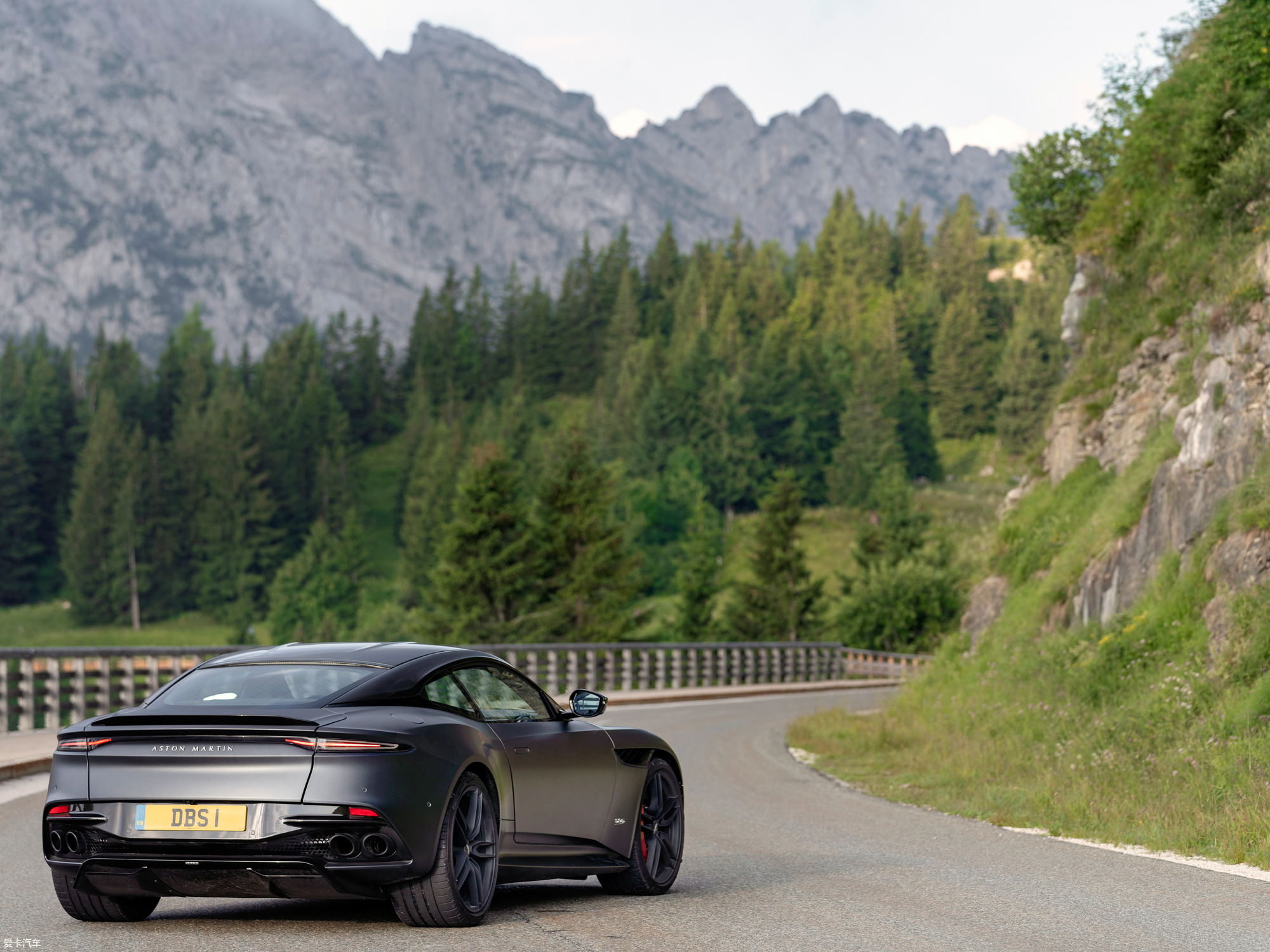 爱卡首页 汽车图片 阿斯顿·马丁 dbs 2019款superleggera coupe