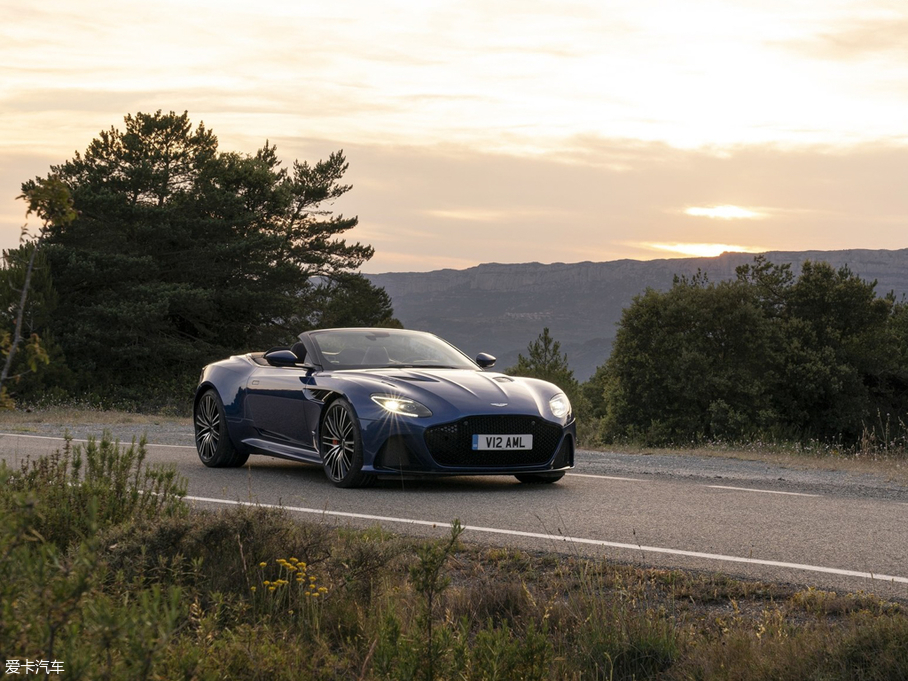 2019DBS Superleggera Volante