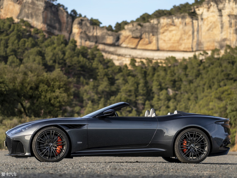 2019DBS Superleggera Volante