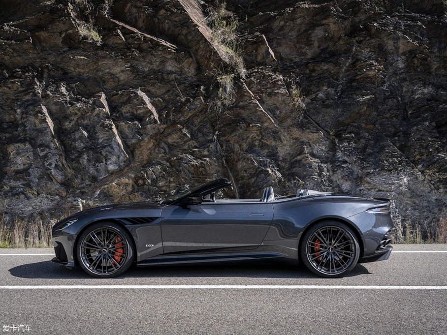 2019DBS Superleggera Volante