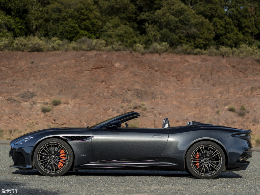 2019DBS Superleggera Volante