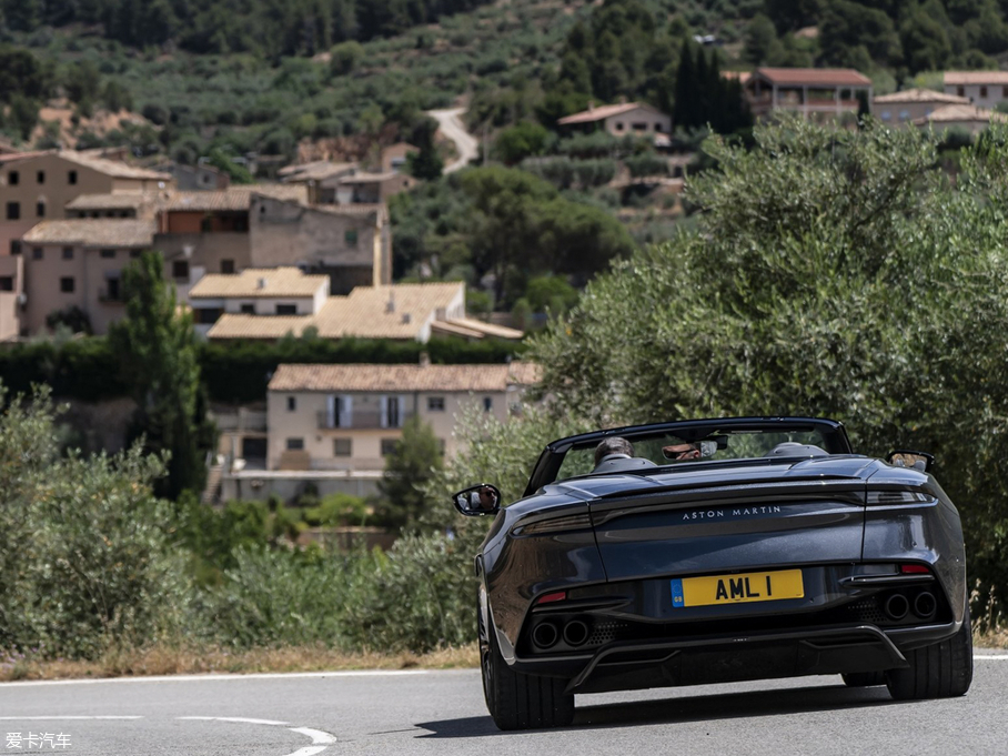 2019DBS Superleggera Volante