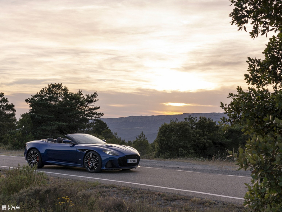 2019DBS Superleggera Volante