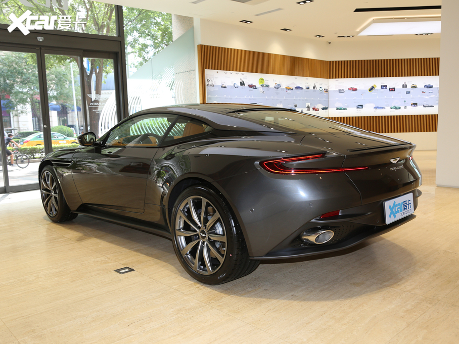 2020DB11 V8 Coupe