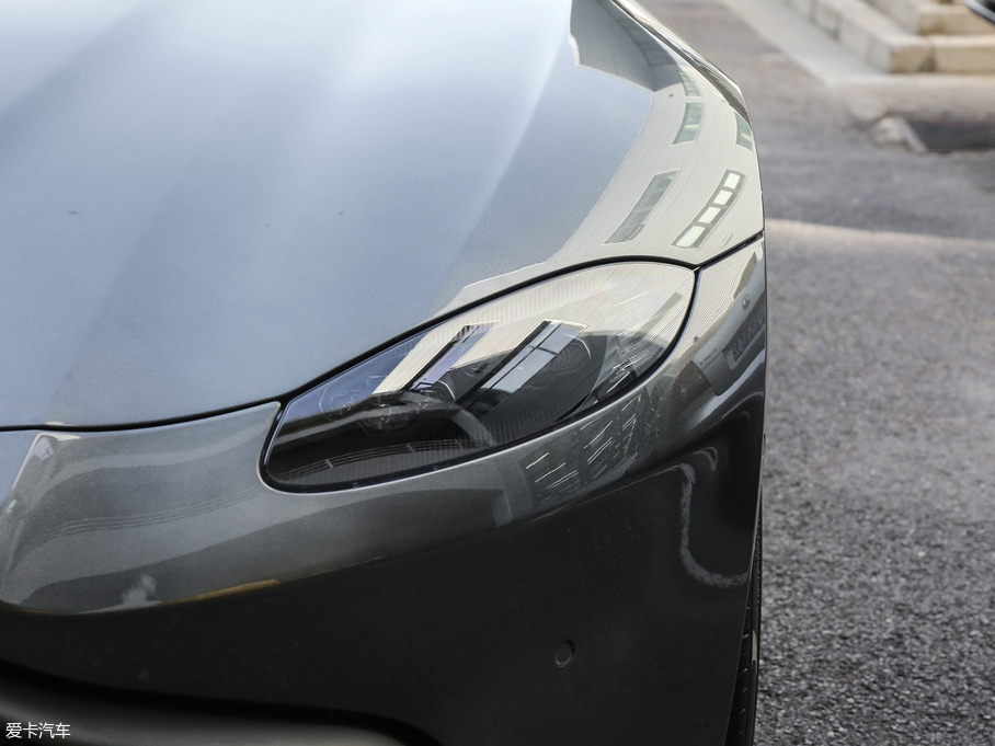 2018V8 Vantage 4.0T V8 Coupe