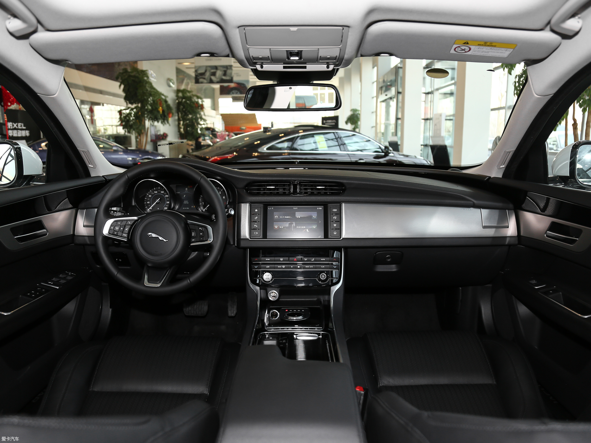 【2018款捷豹xf sportbrake250ps 两驱风华版_中控区_186/655张图片】