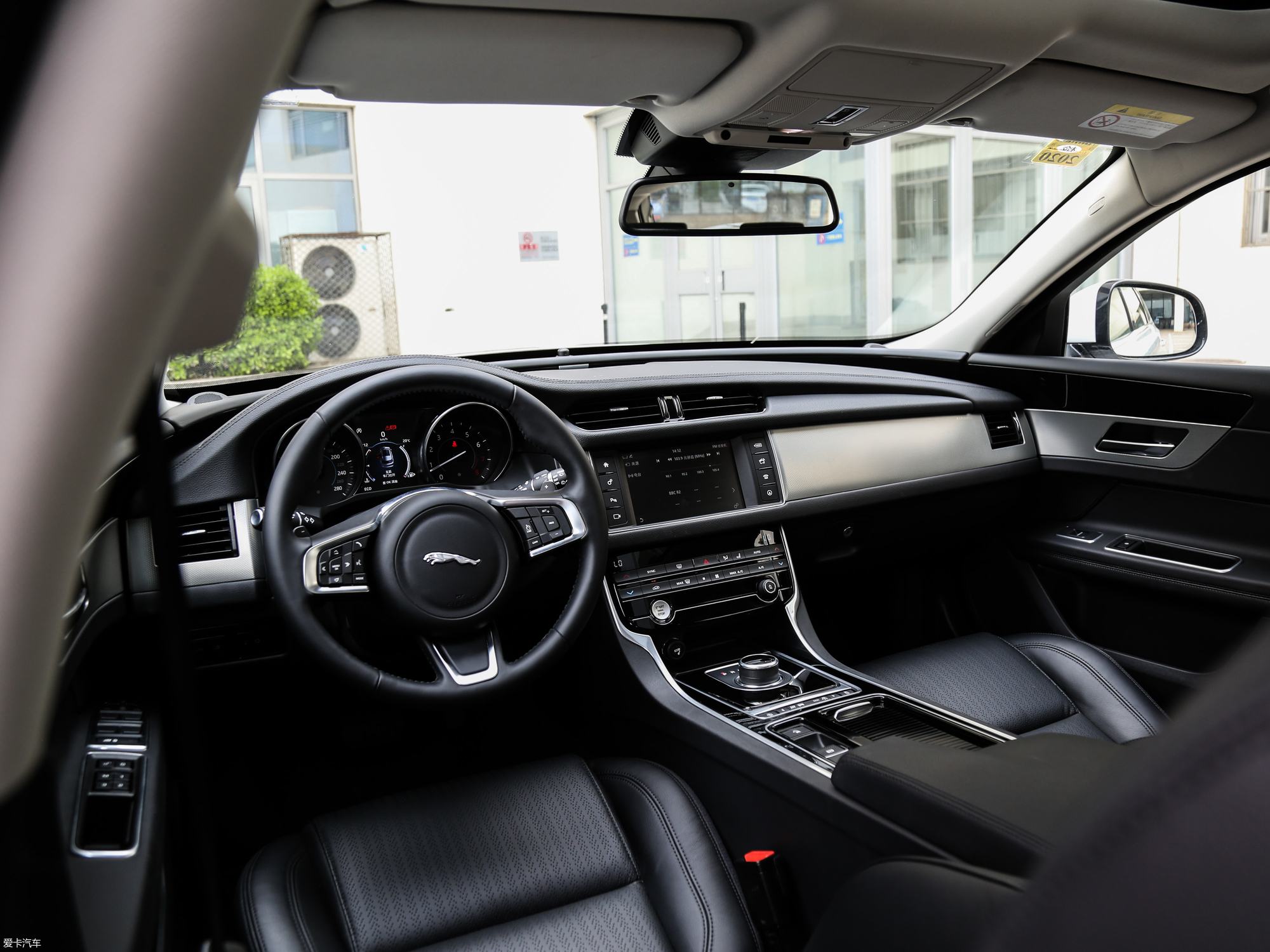 【2018款捷豹xf sportbrake250ps 两驱风华版_中控区_155/860张图片】