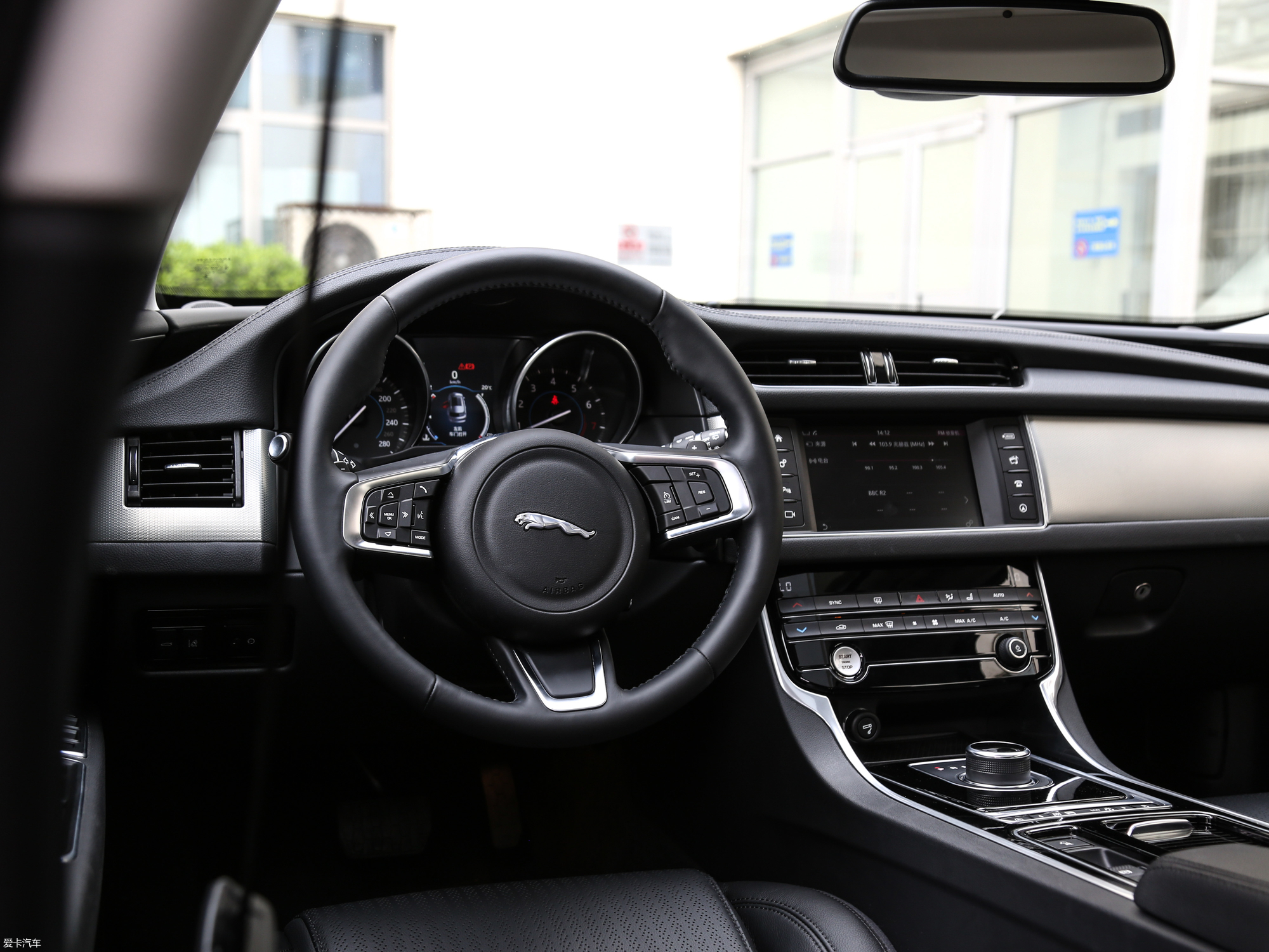 【2018款捷豹xf sportbrake250ps 两驱风华版_中控区_156/655张图片】