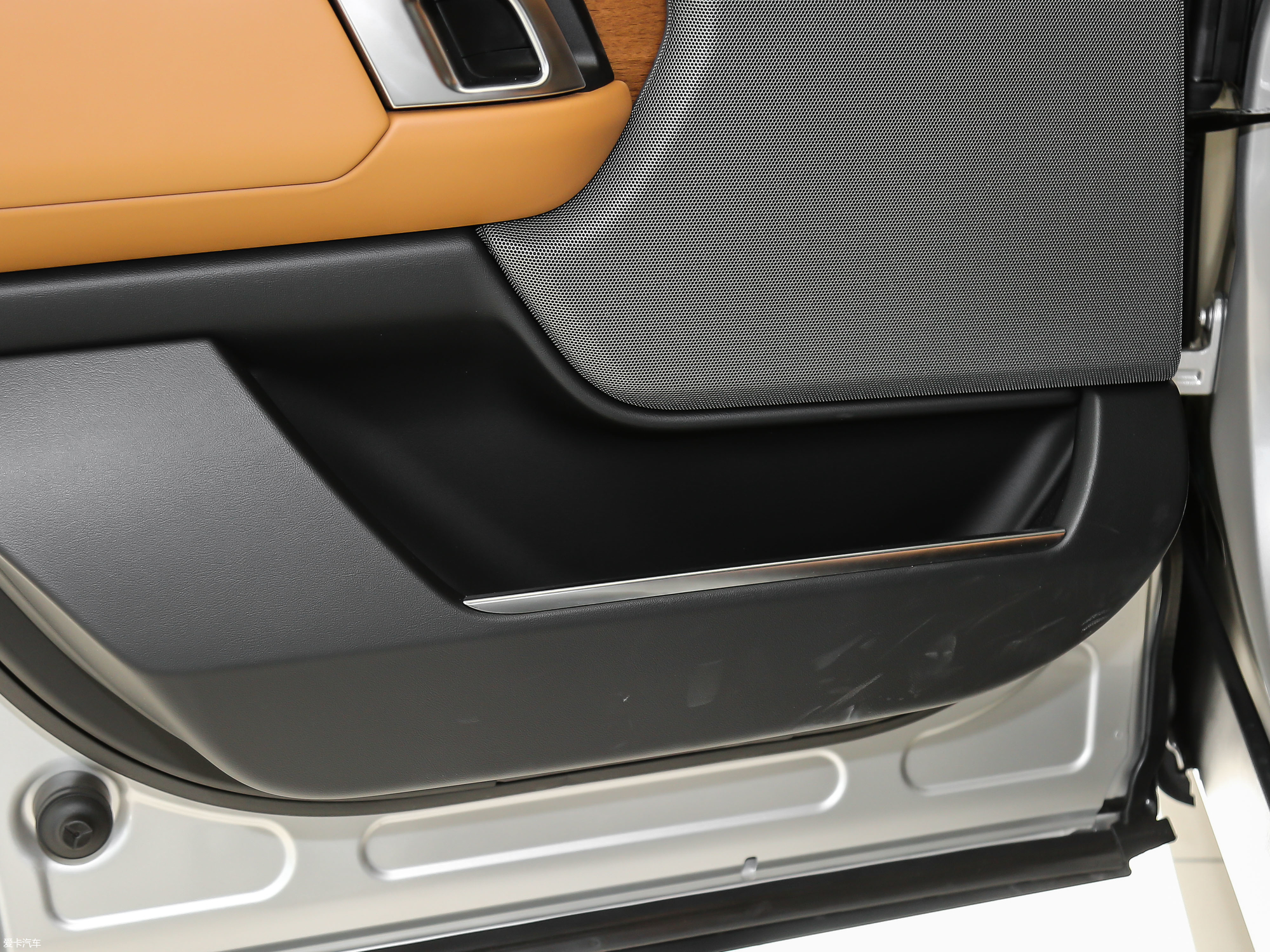 0 v8 sc sva巅峰创世加长版 2019款揽胜 sentinel 5.0 v8 sva巅峰创世