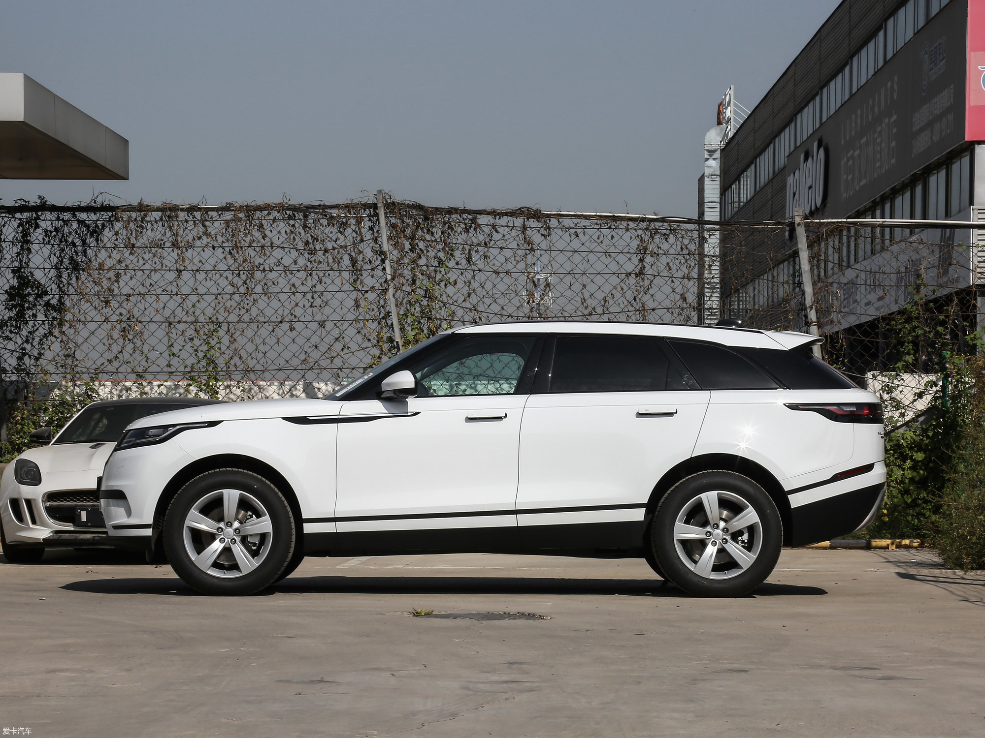 爱卡首页 汽车图片 路虎 揽胜星脉 2017款p250 s  2017款揽胜星脉