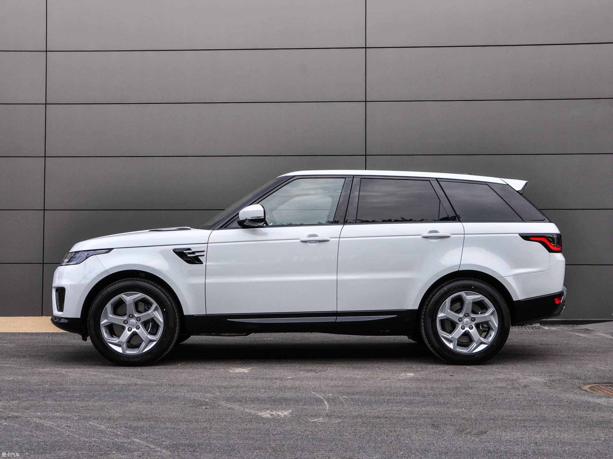 【2018款揽胜运动版混动phev p400e_整体外观_8/562张图片】_汽车图片