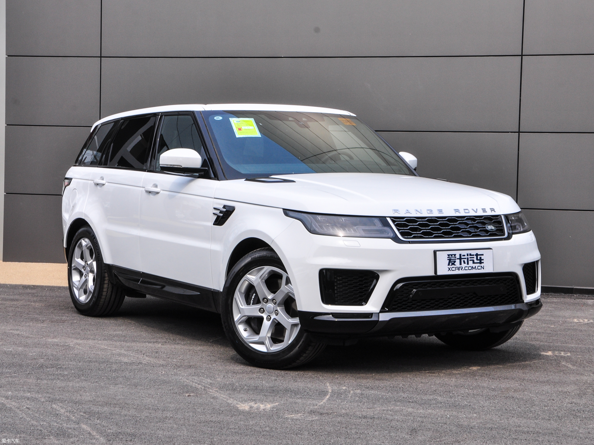 爱卡首页 汽车图片 路虎 揽胜运动版混动 2018款phev p400e  2019款