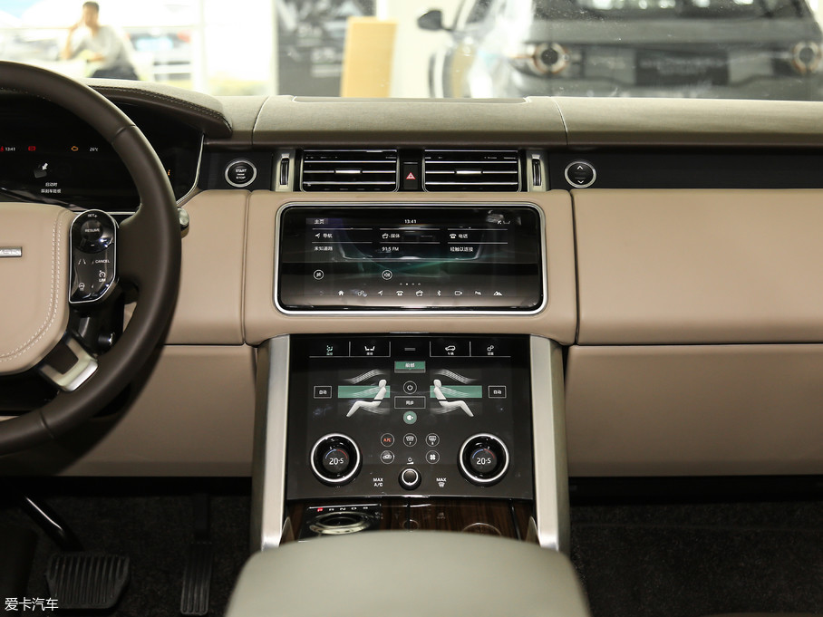 2018款揽胜3.0 v6 sc vogue 传世加长版