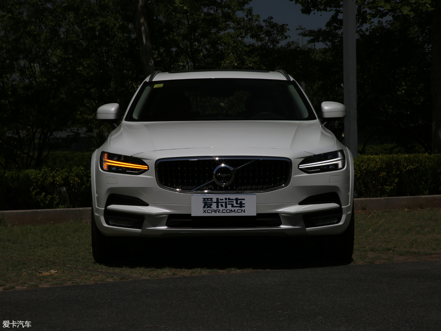 2019V90 Cross Country T5 AWD 