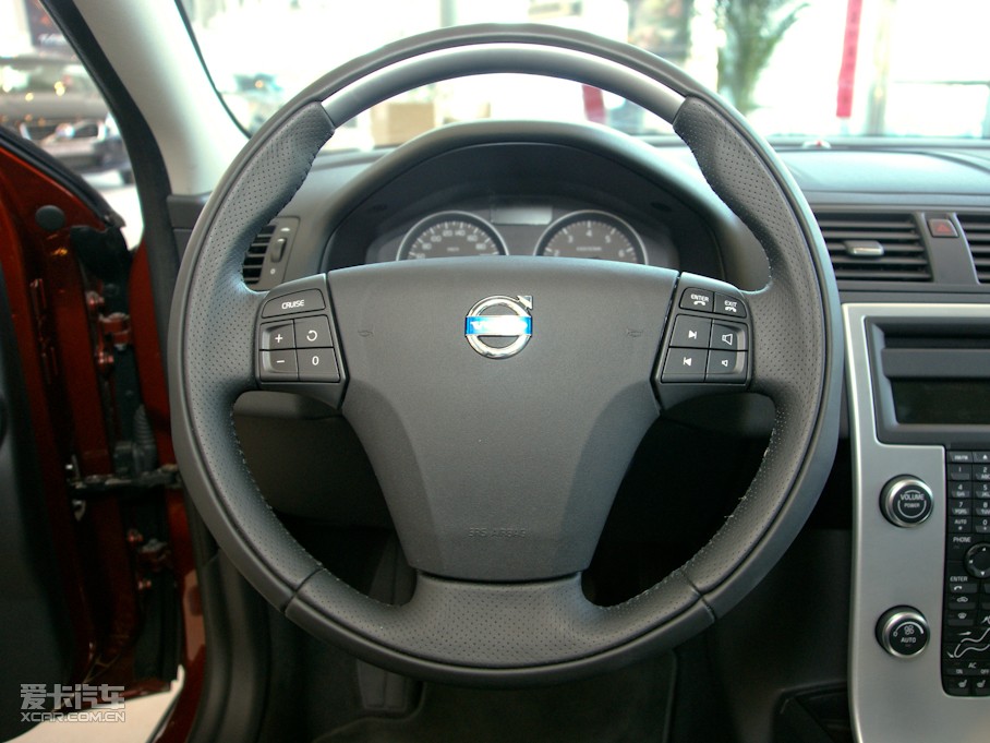 2010ֶC30 2.4i 