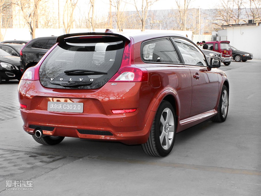 2011ֶC30 2.0L ˶