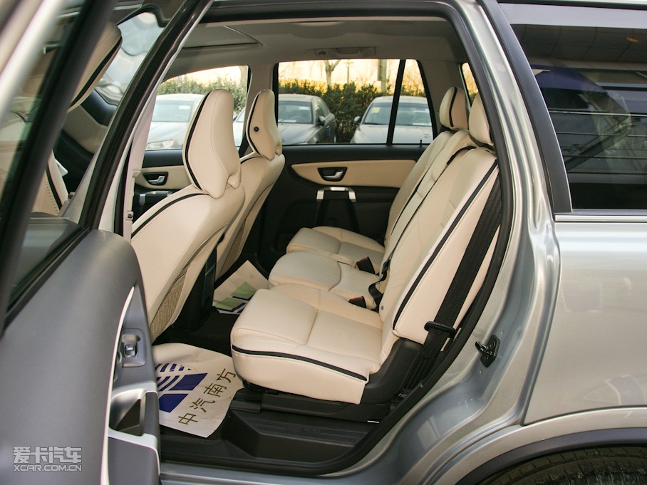 2011ֶXC90 3.2L R-Design