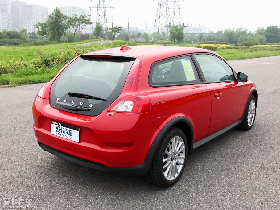 2012ֶC30 2.0L Aktiv Ŷѡװ