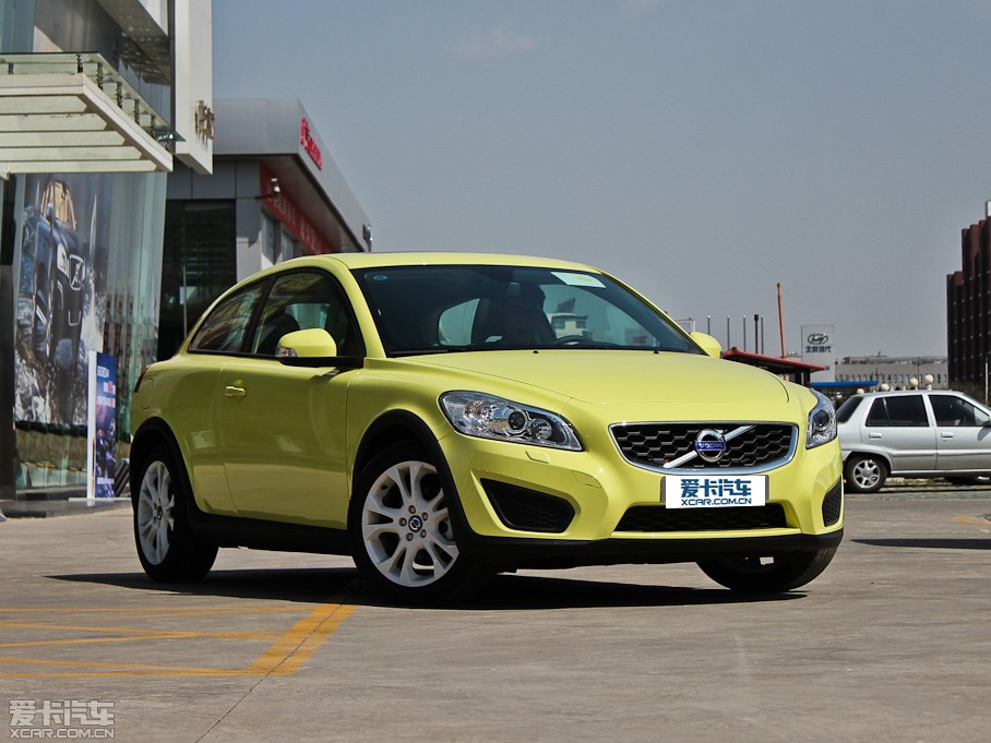 2012ֶC30 2.0L Aktiv Ŷѡװ