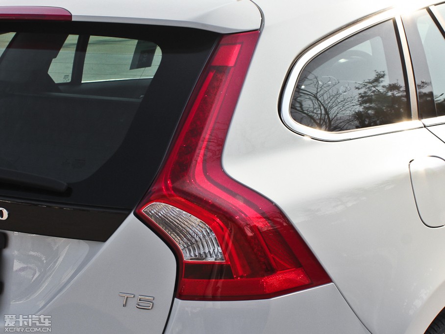 2013ֶV60 2.0T T5 а