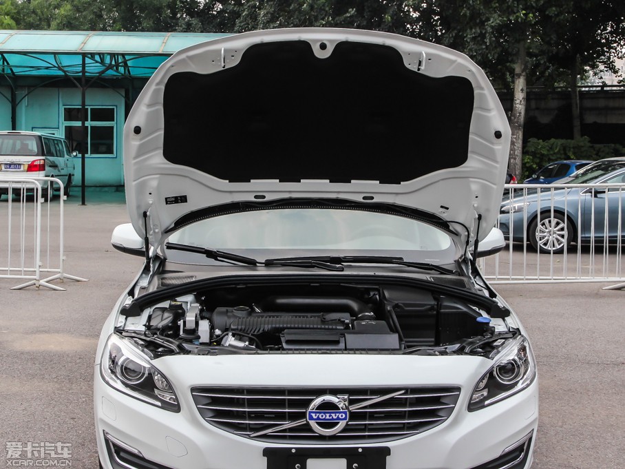 2014ֶV60 2.0T T5 ݰ 