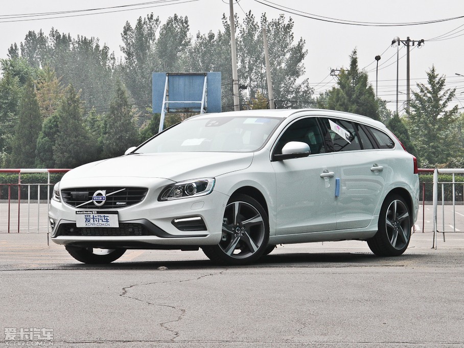 2015ֶV60 2.0T T5  ˶