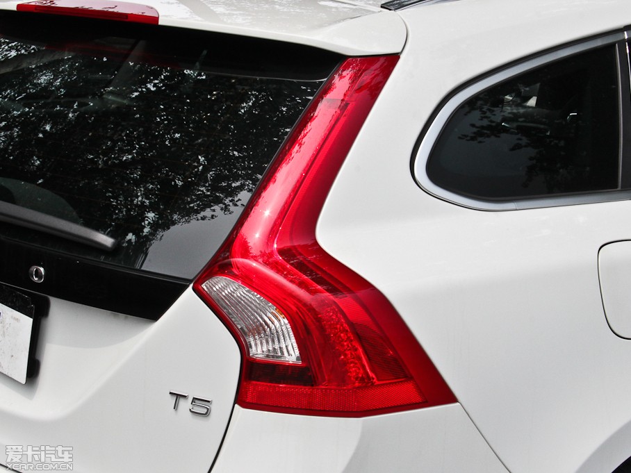 2015ֶV60 2.0T T5  ˶