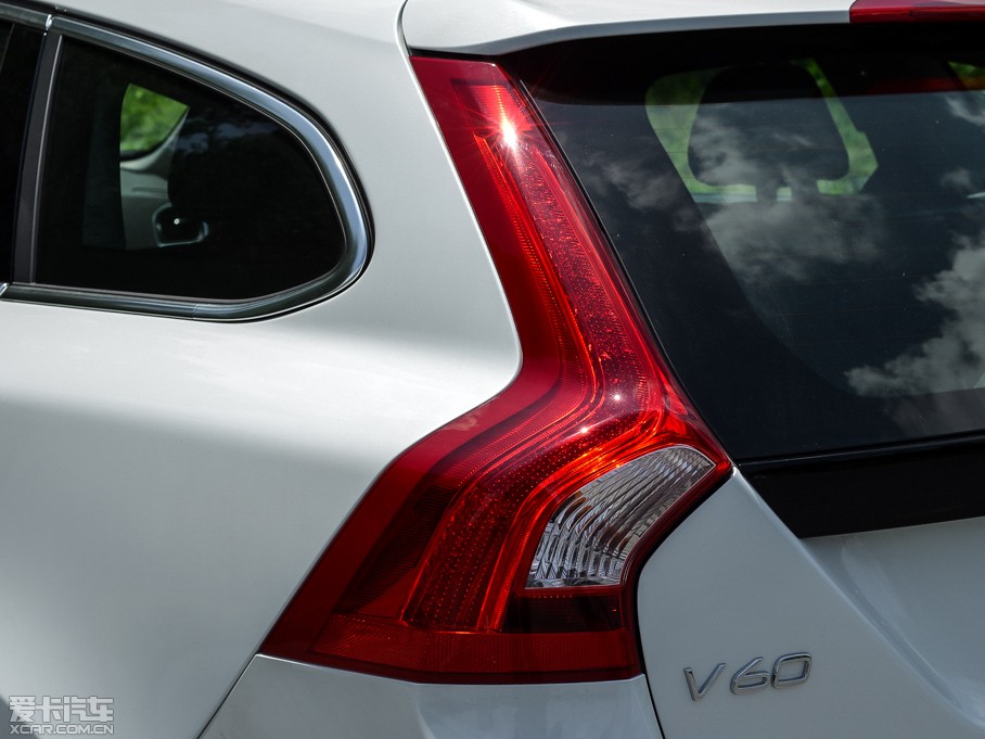 2015ֶV60 2.0T T5 Ű