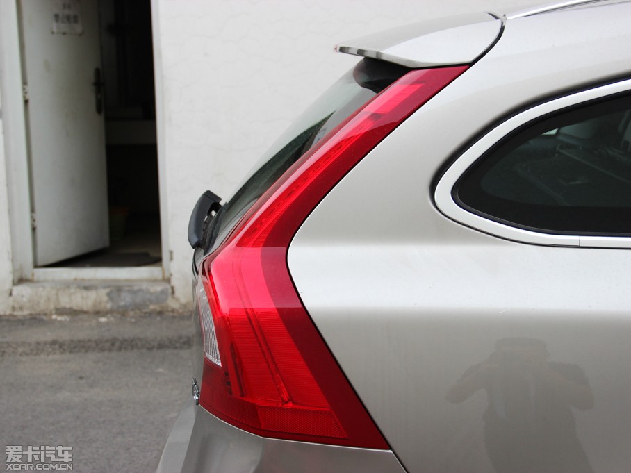 2015ֶV60 2.0T T5 ݰ