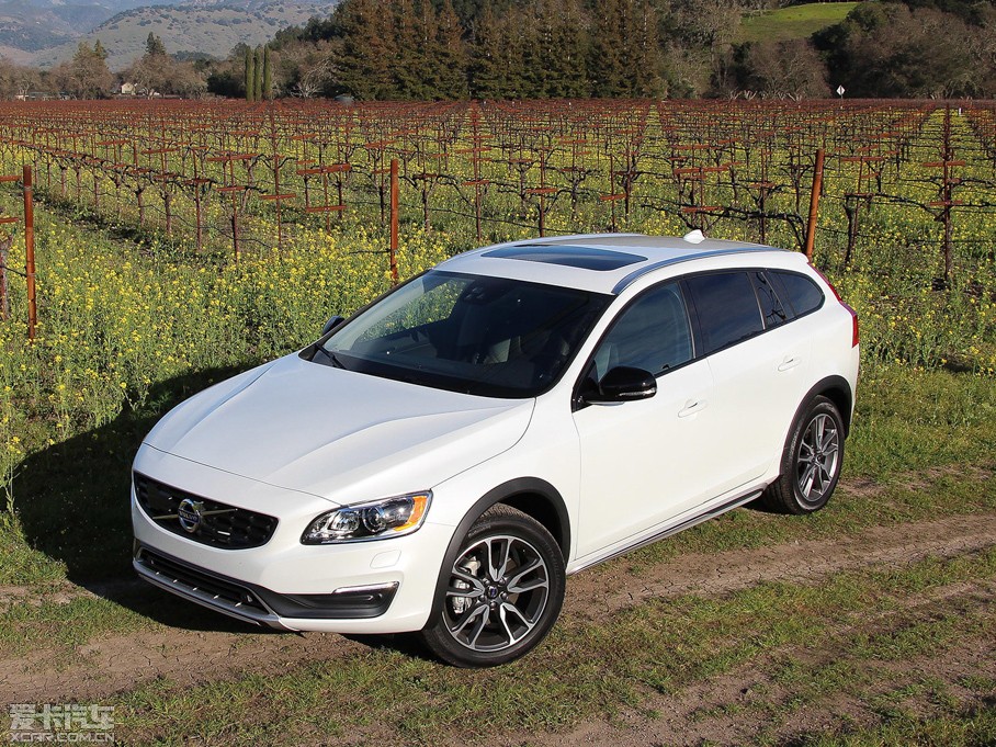 2016V60 Cross Country Ͱ