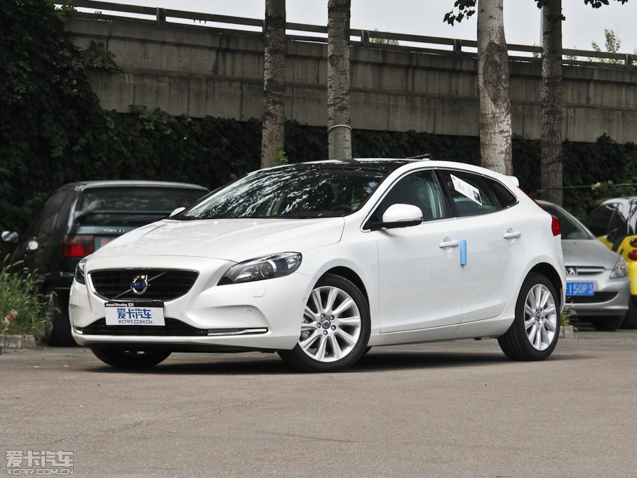 2015ֶV40 1.6T Ű