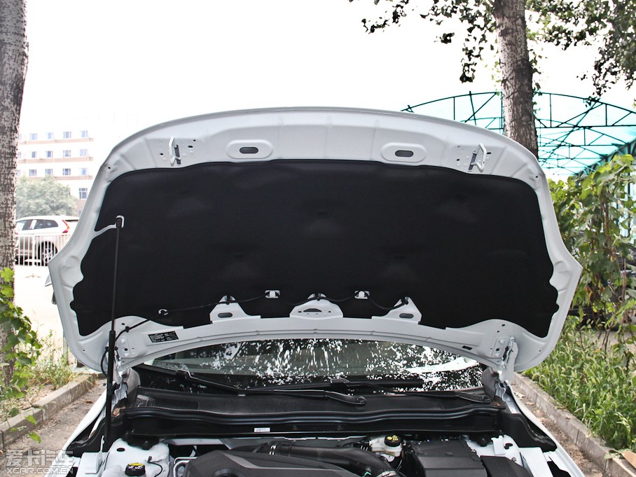 2015ֶV40 1.6T Ű