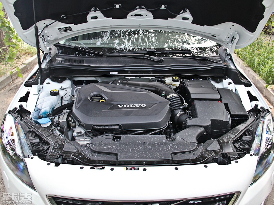 2015ֶV40 1.6T Ű