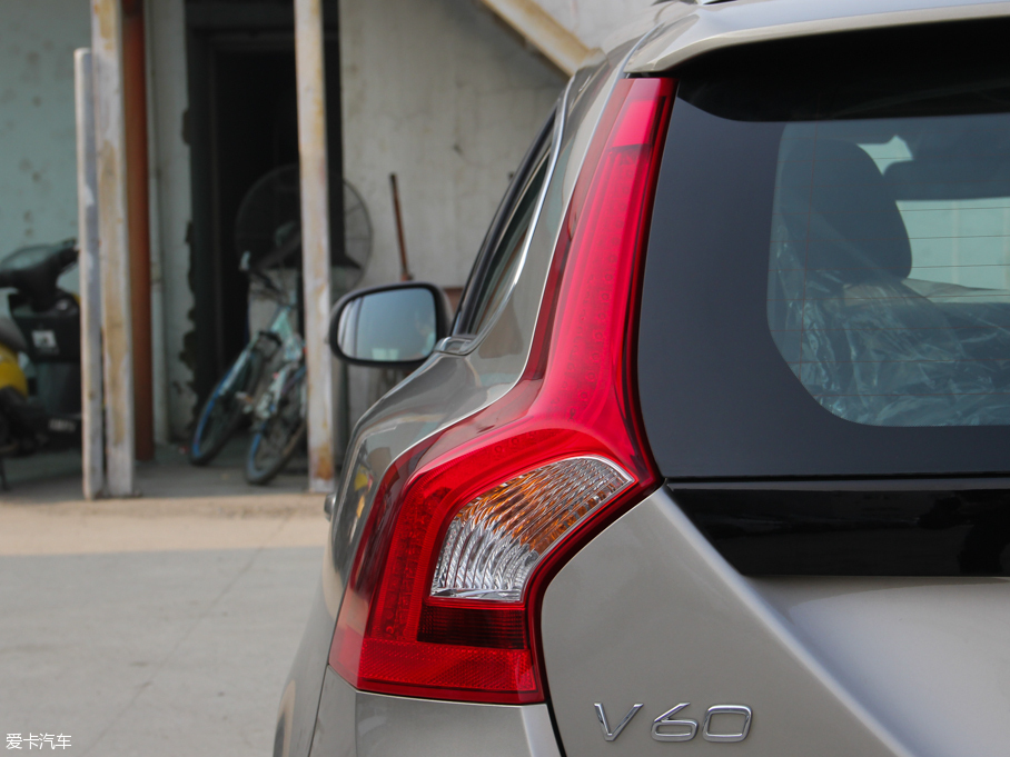 2016ֶV60 2.0T T5 ݰ