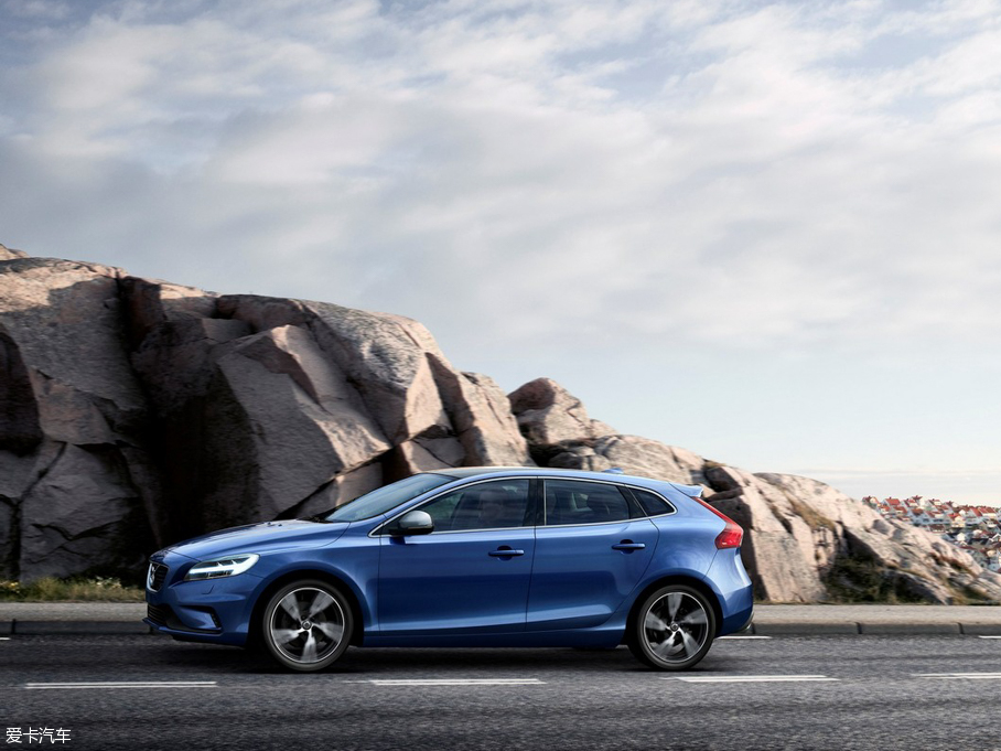 2017款沃尔沃v40t5