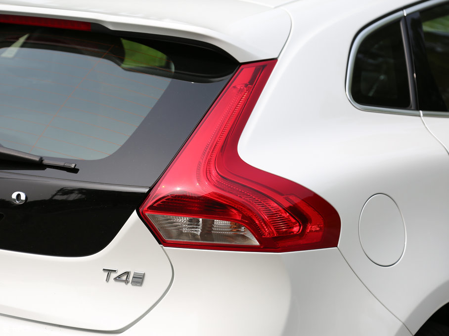 2017ֶV40 2.0T T4 Ű