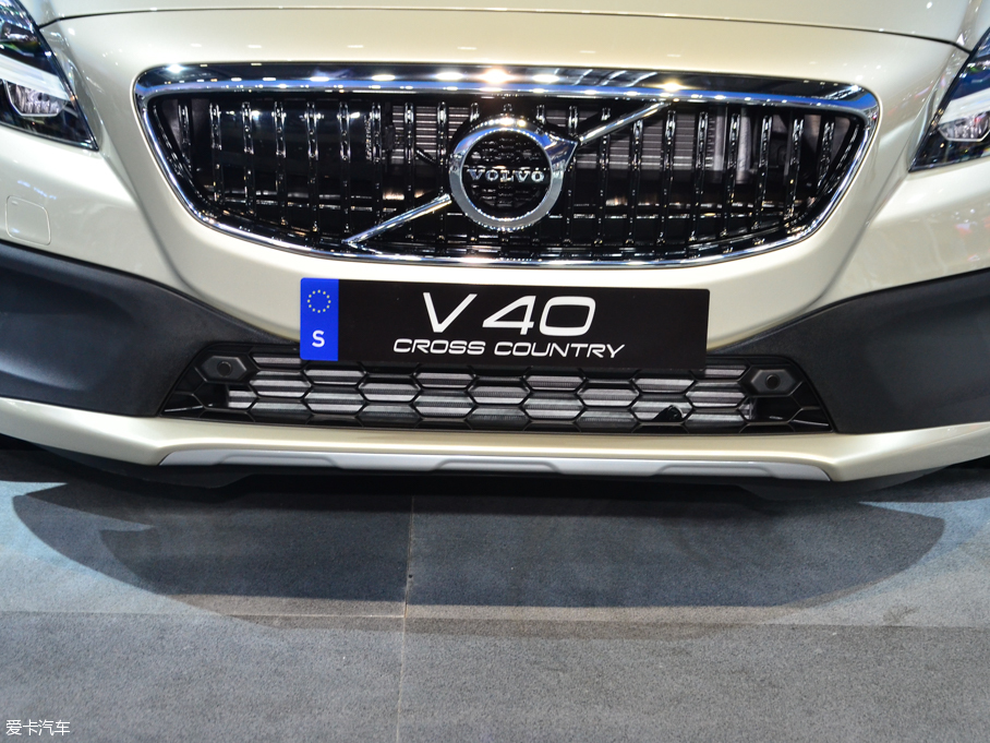 2017V40 Cross Country 2.0T T5 AWDŰ