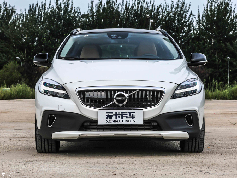 2017V40 Cross Country 2.0T T5 AWDŰ