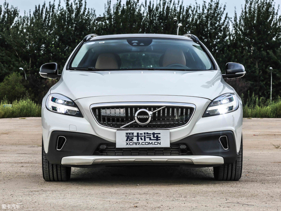 2017V40 Cross Country 2.0T T5 AWDŰ