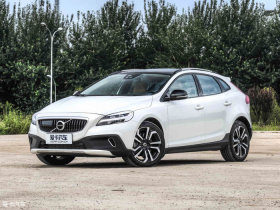 2017��V40 Cross Country 